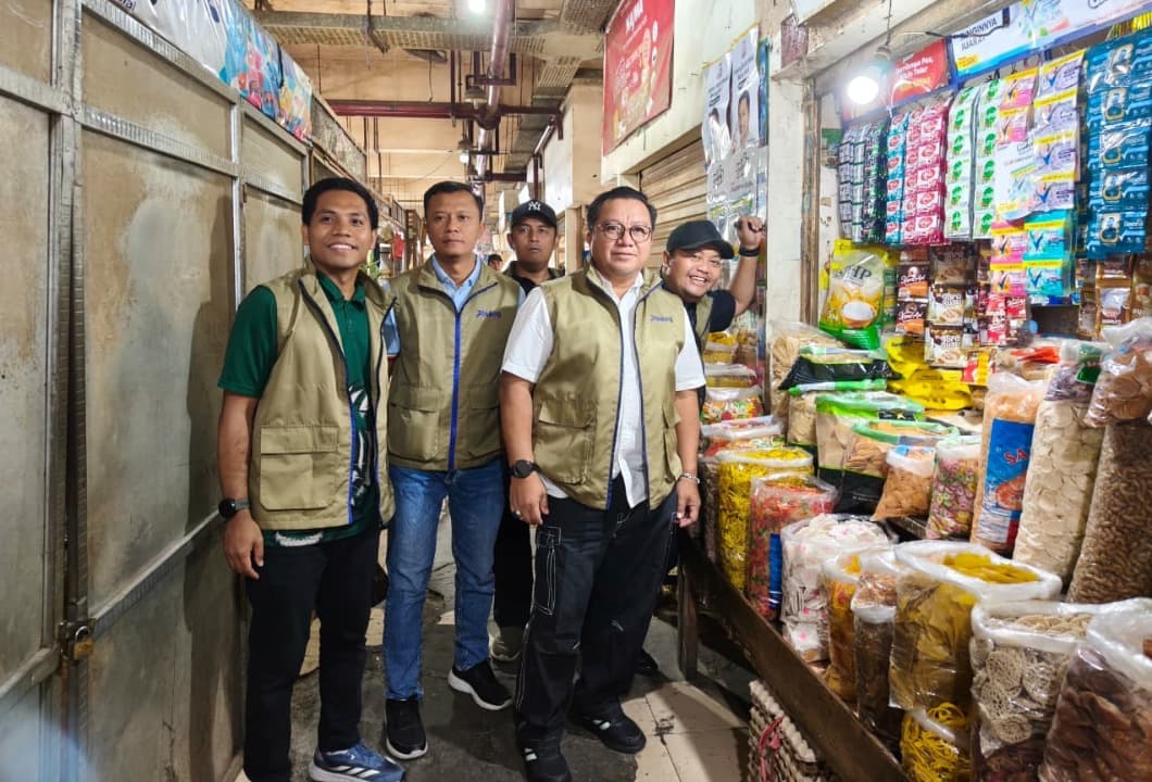 BULOG Jatim Gelontorkan Beras SPHP dan Minyakita ke Pasar Tradisional