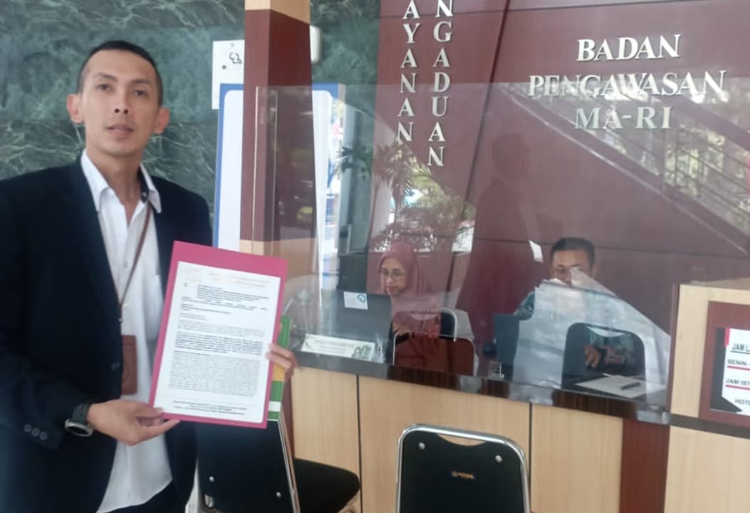 Rumah Dieksekusi, Petani di Mojokerto Laporkan Ketua PN Mojokerto ke Bawas Mahkamah Agung