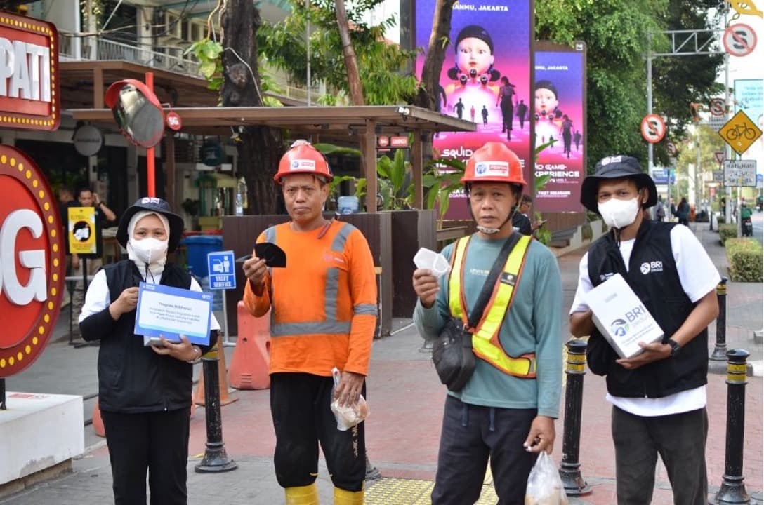 Bantu Warga Hadapi Abu Vulkanik, BRI Peduli Salurkan Masker dan Vitamin