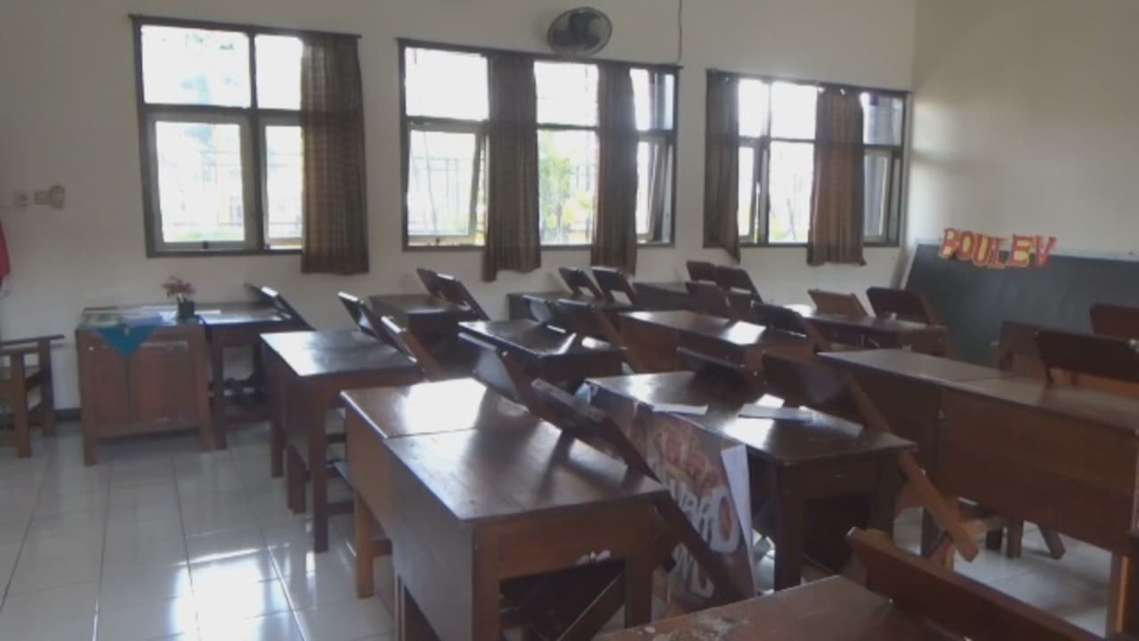 Antrean BBM Mengular, ASN WFH dan Siswa Daring