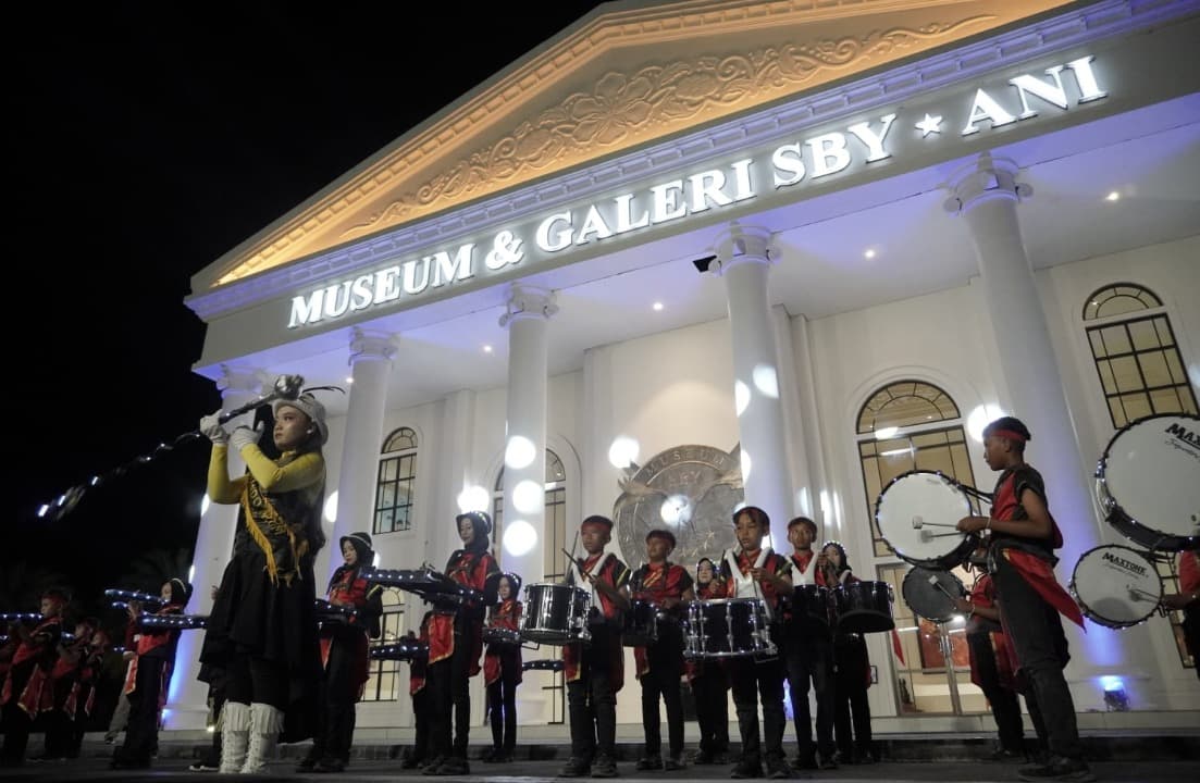 46 Satuan Drumband Ramaikan Pacitan Night Marching Parade 2026, Jadi Ruang Pembinaan Generasi Muda