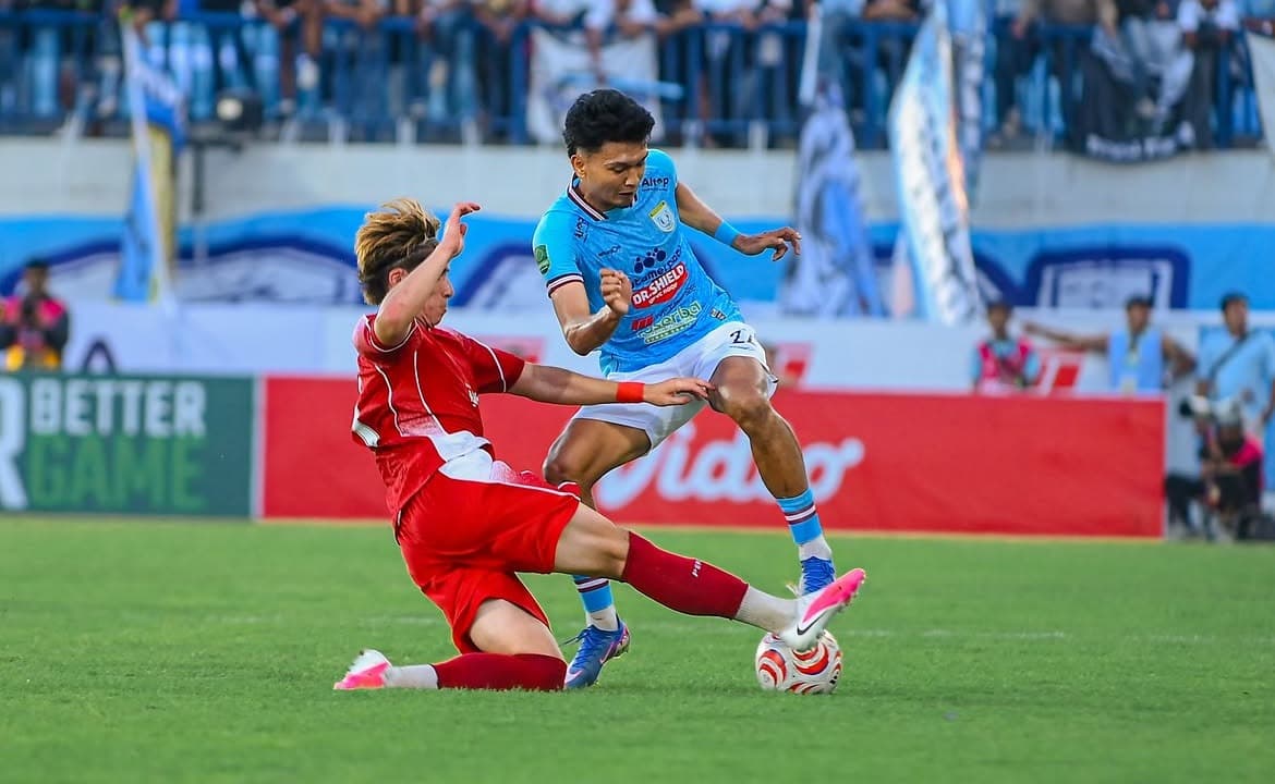 Persela Tundukkan Persis Solo 2-0 di Stadion Surajaya