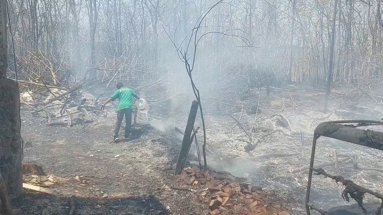 10 Hektare Lahan Terbakar, Api Nyaris Merembet ke Permukiman Warga