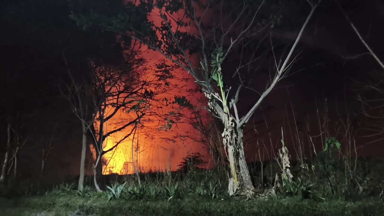 TPA Milangasri Terbakar, Pemadaman Terkendala Timbunan Sampah