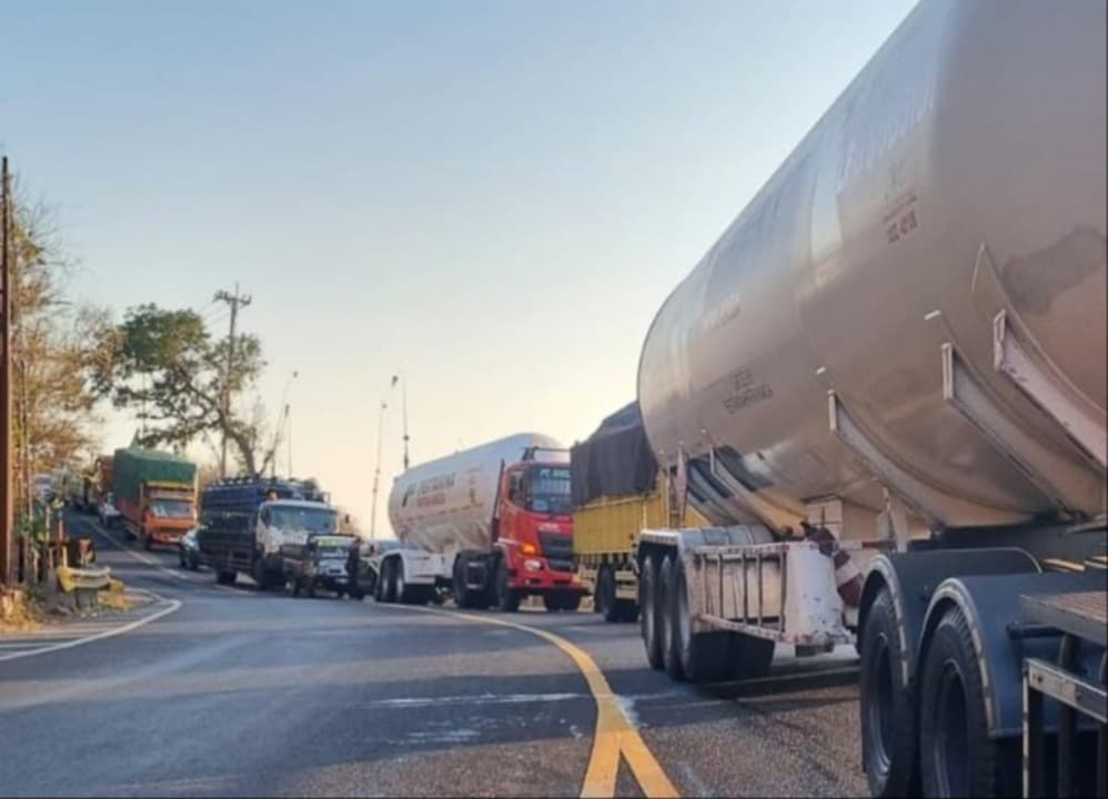 Pelabuhan Ketapang Lumpuh, Antrean Kendaraan Mengular hingga 5 Kilometer