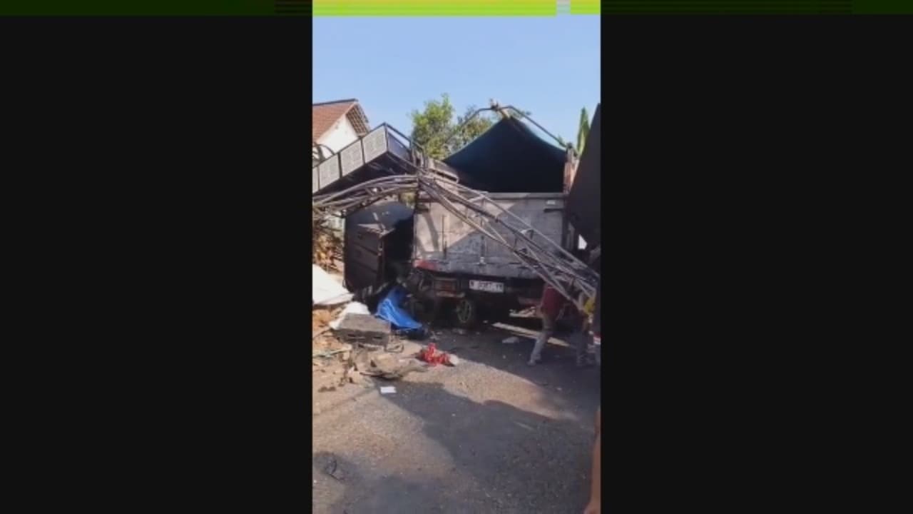 Truk Rem Blong Hantam Hajatan, Satu Tewas