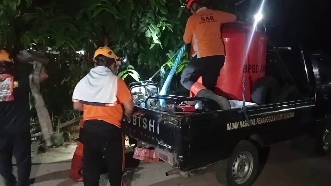Kebakaran 3 Hektare Lahan Tebu di Madiun, Api Merambat Mendekati Sekolah