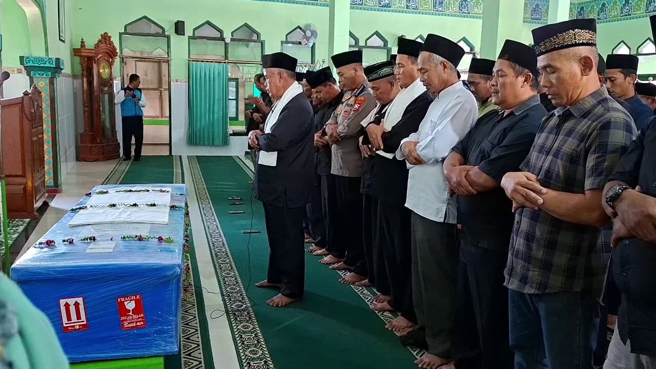 Jenazah Korban KM Virgo Tiba di Kare, sang Adik Masih dalam Pencarian