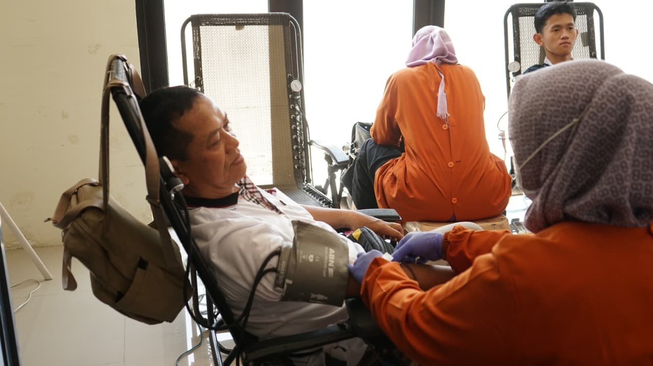 Peringati Dies Natalis ke-42, Prodi Radiologi Unair Gelar Aksi Donor Darah Targetkan 42 Kantong