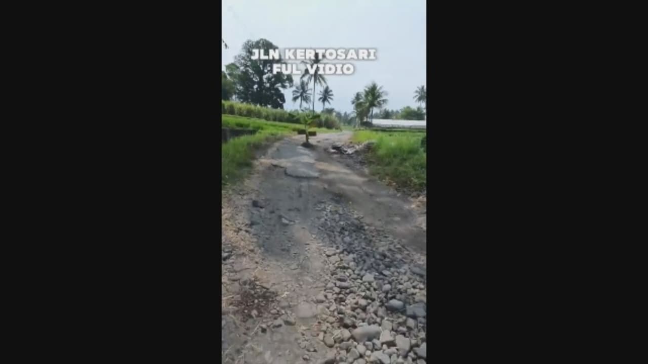 110 Ruas Jalan Rusak, Warga Protes