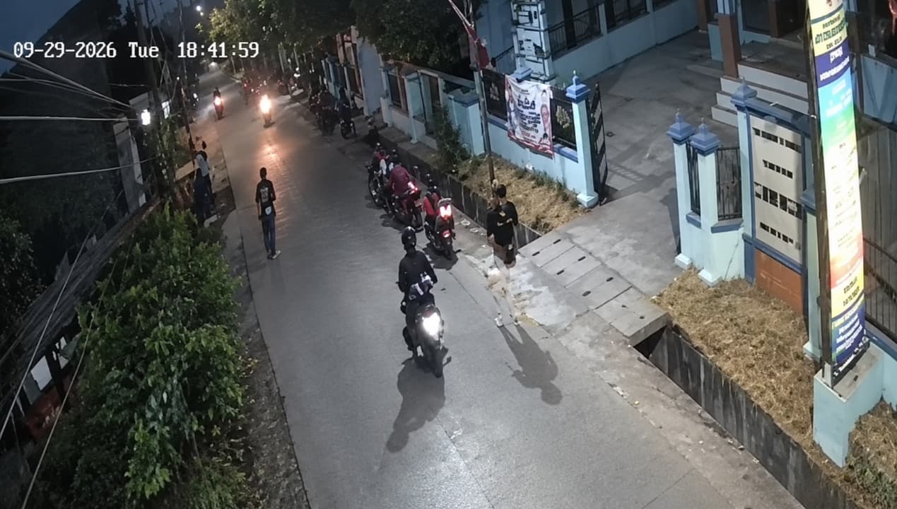 Dikejar Dua Orang hingga Dipukuli, Penganiayaan di Bojonegoro Terekam CCTV