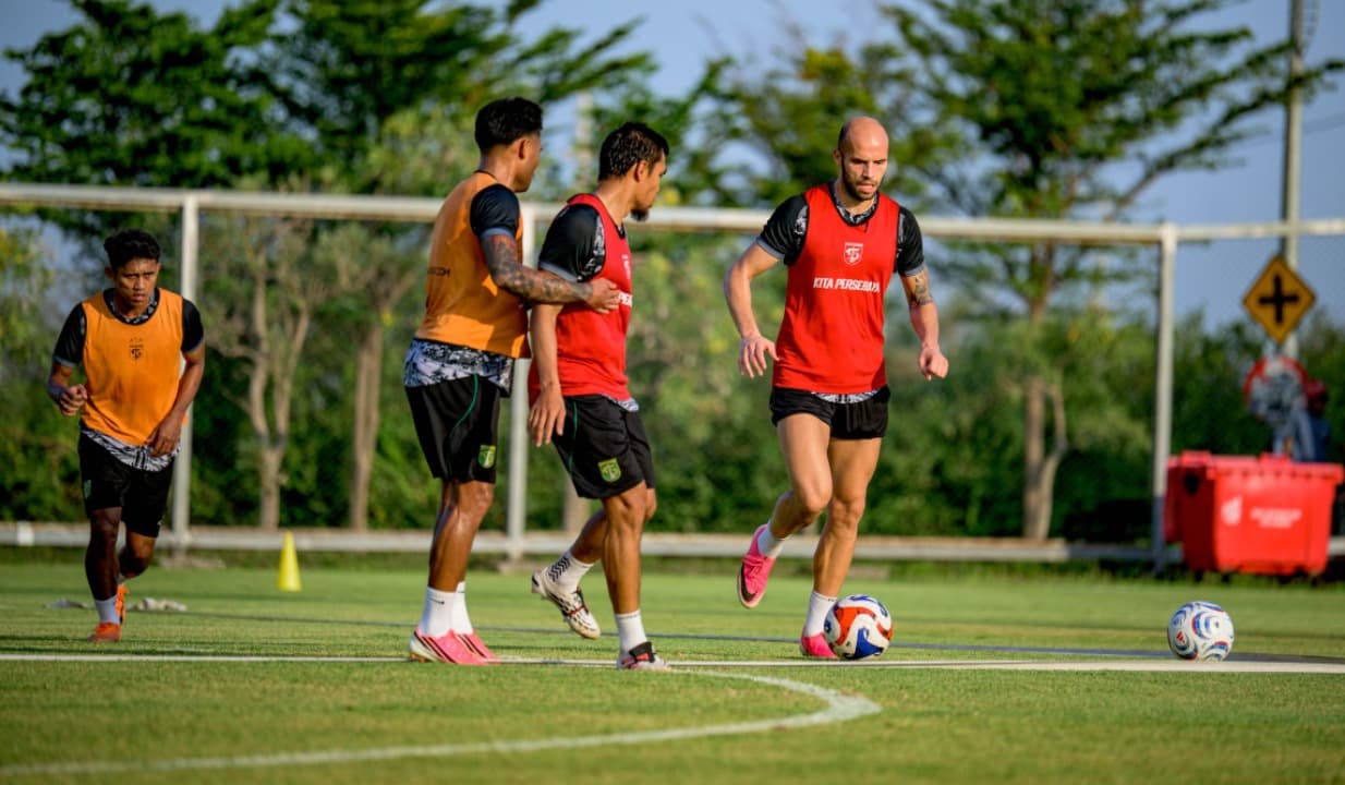 Bek Persebaya Risto Mitrevski Antusias Jalani Latihan dengan Intensitas Tinggi