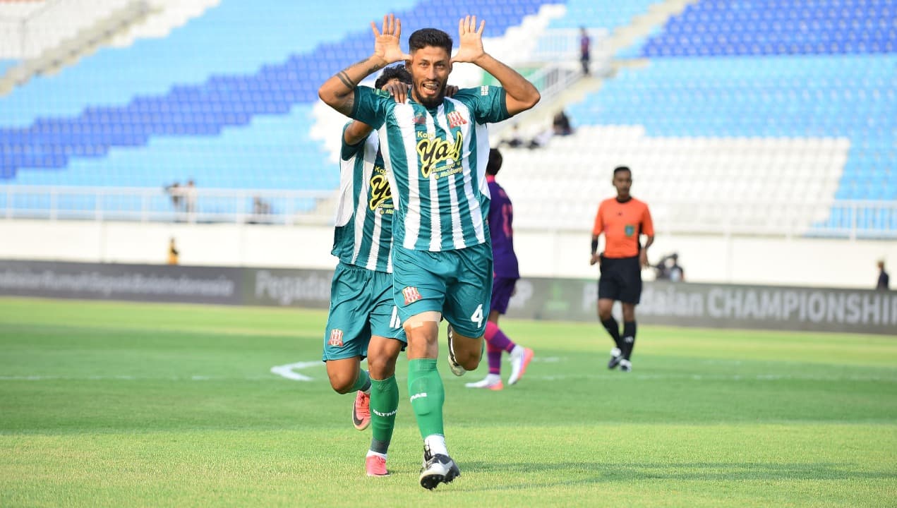 Bek Deltras FC Masuk Starting XI Terbaik Pekan Ketiga Championship