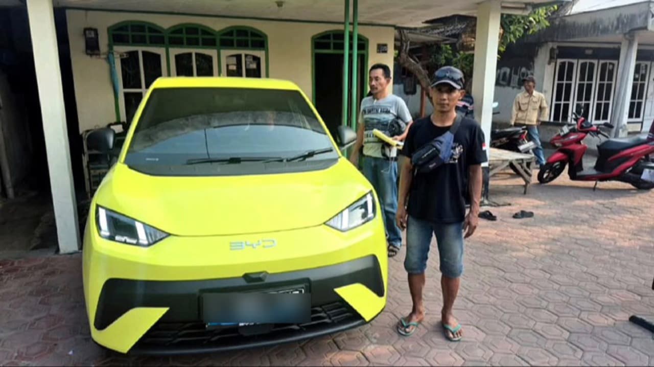 Polisi Ringkus Dua Tersangka Pencurian Mobil Listrik di Sidoarjo