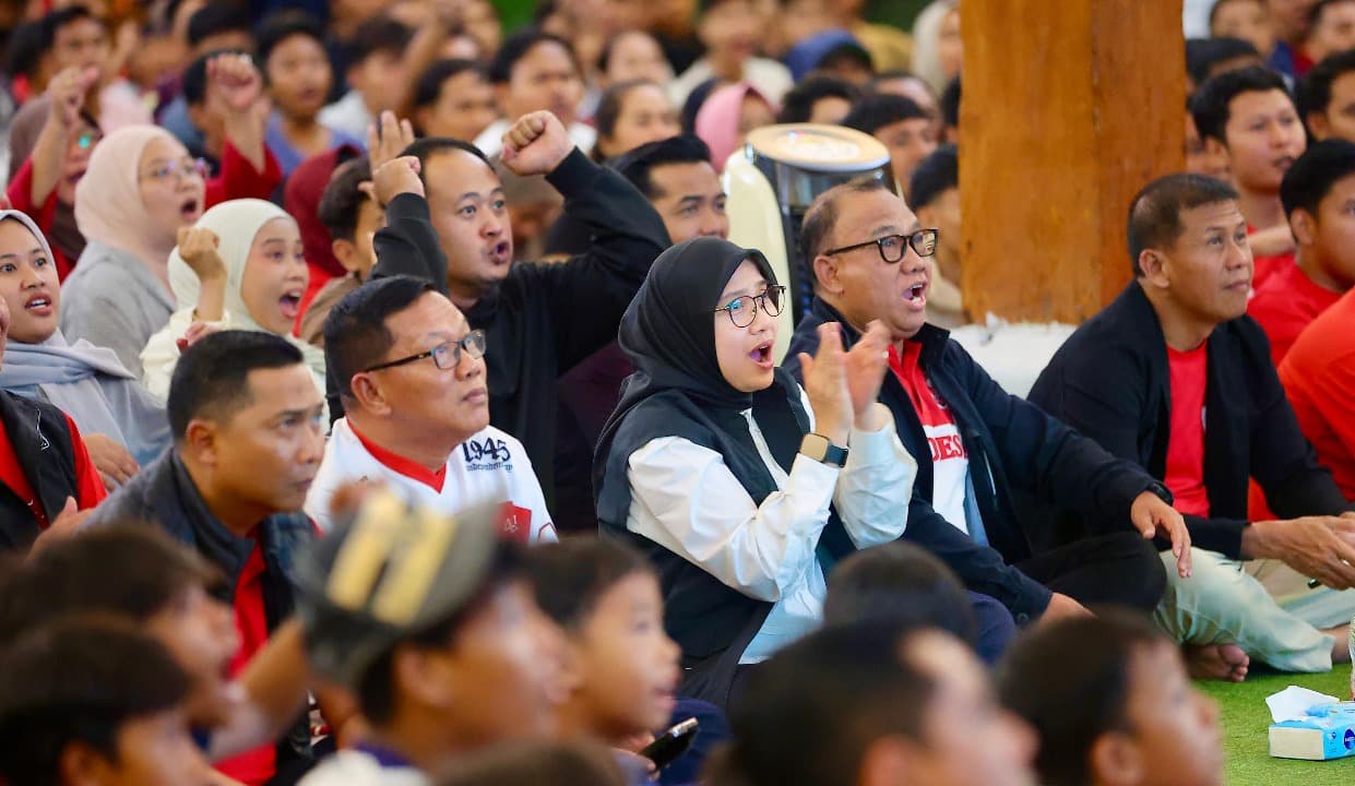Bupati Ipuk Syukuri Kemenangan Garuda, Nobar Final di Pendopo Banyuwangi Berakhir Sukacita