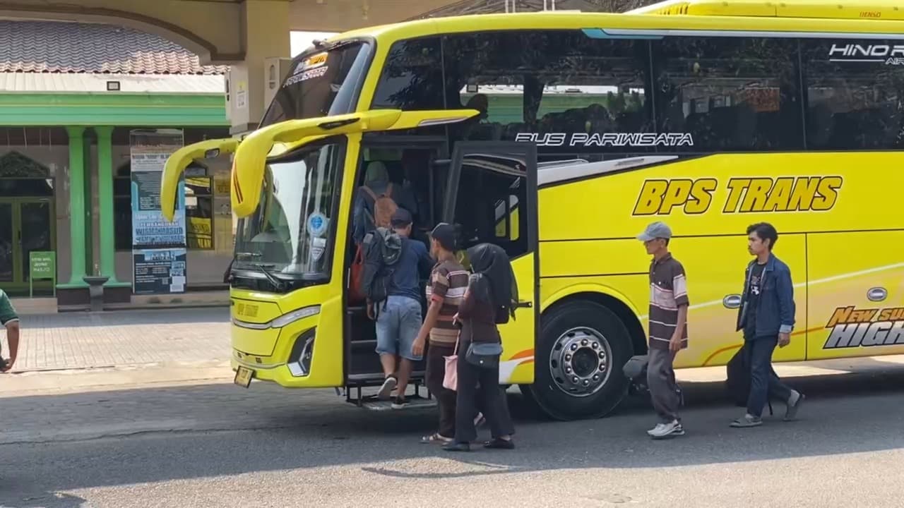 Peternak Blitar Geruduk Senayan, Harga Telur Anjlok hingga Jagung Pakan Langka