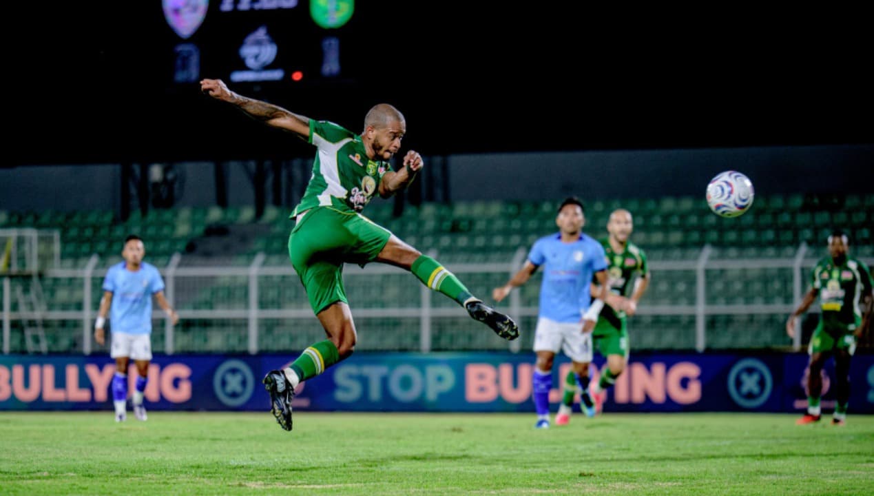 Hasil Super League: Persebaya Menang, Madura United Tumbang di Markas Persik