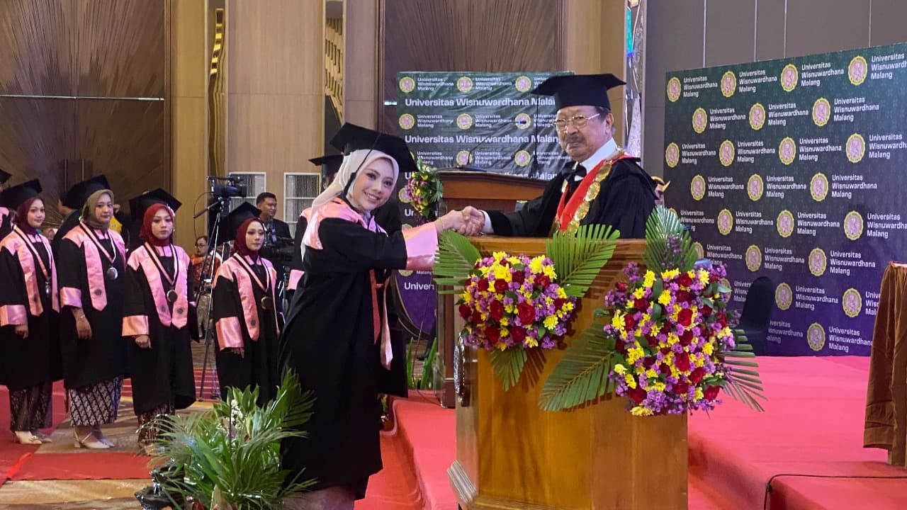 Bukan Sekadar Gelar! 896 Wisudawan UNIDHA Malang Dibekali Pesan Integritas dan Inovasi