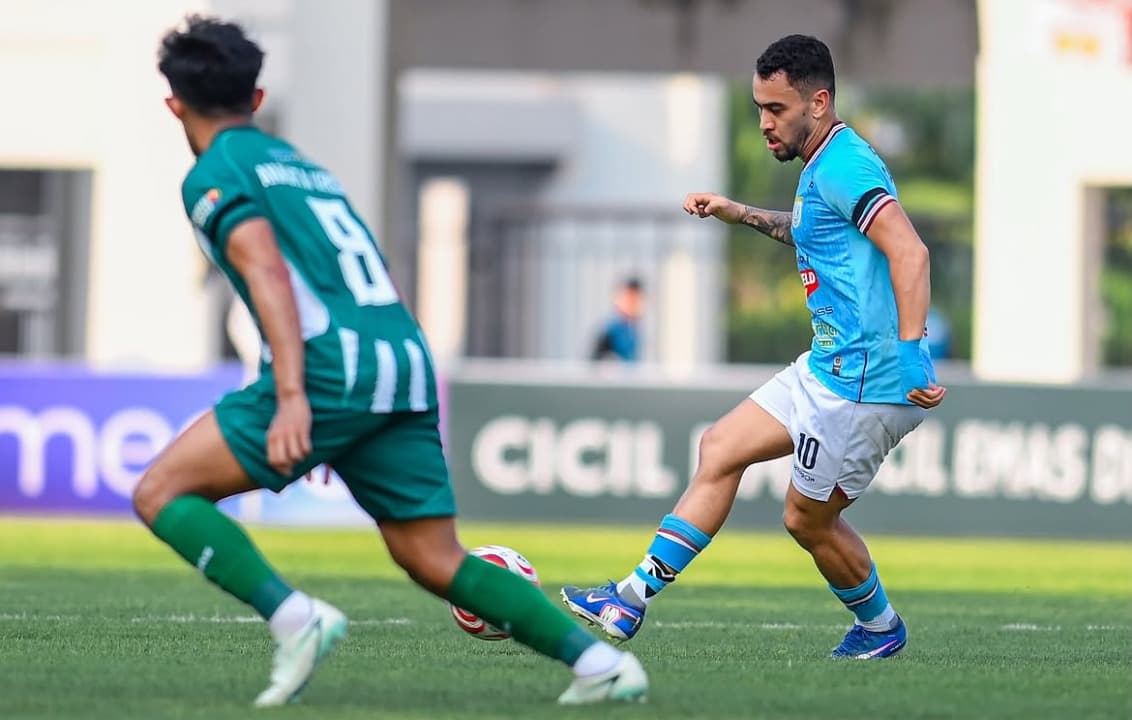 Persela Ditahan 10 Pemain Deltras FC, Derby Jatim Berakhir Tanpa Pemenang