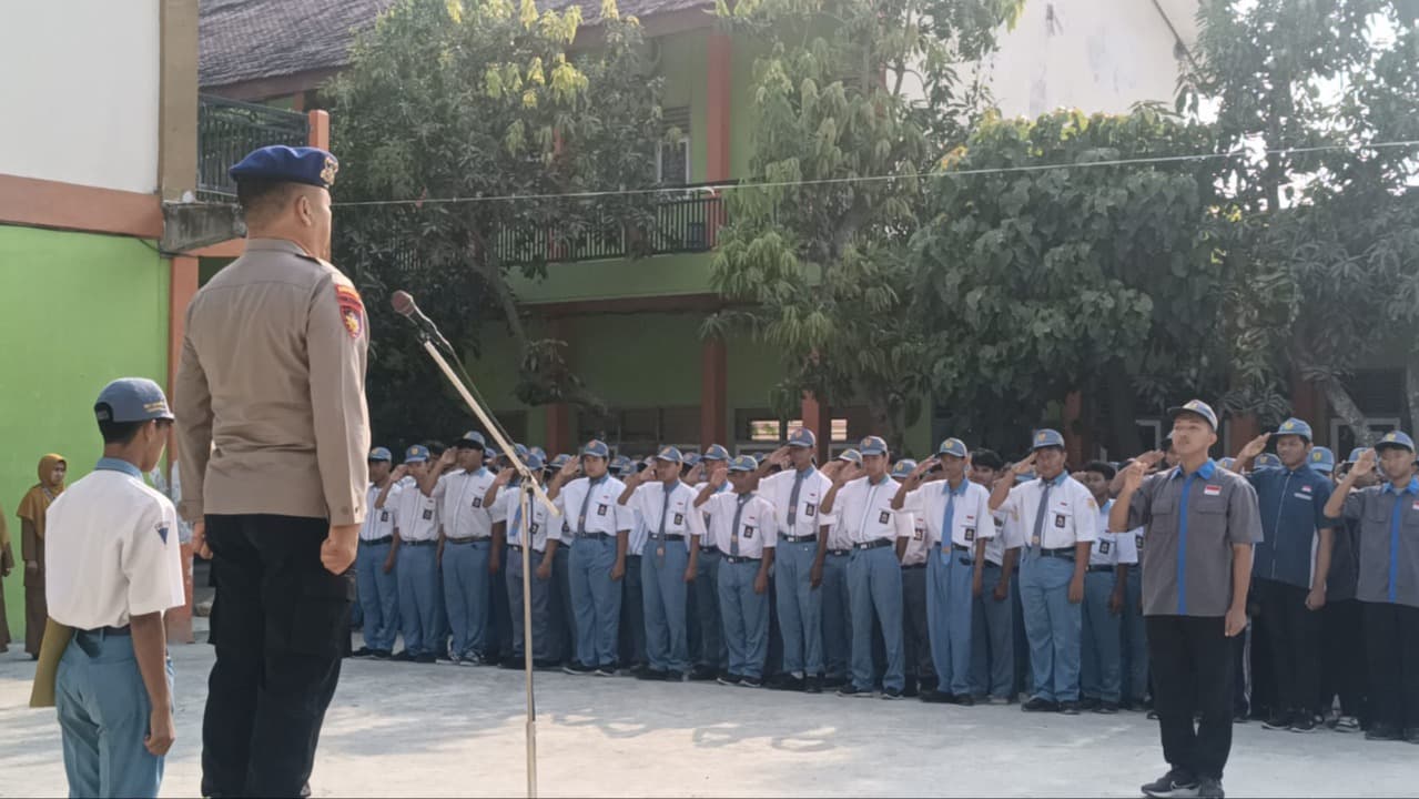 Polairud Lamongan Ingatkan Siswa Jauhi Narkoba dan Perundungan