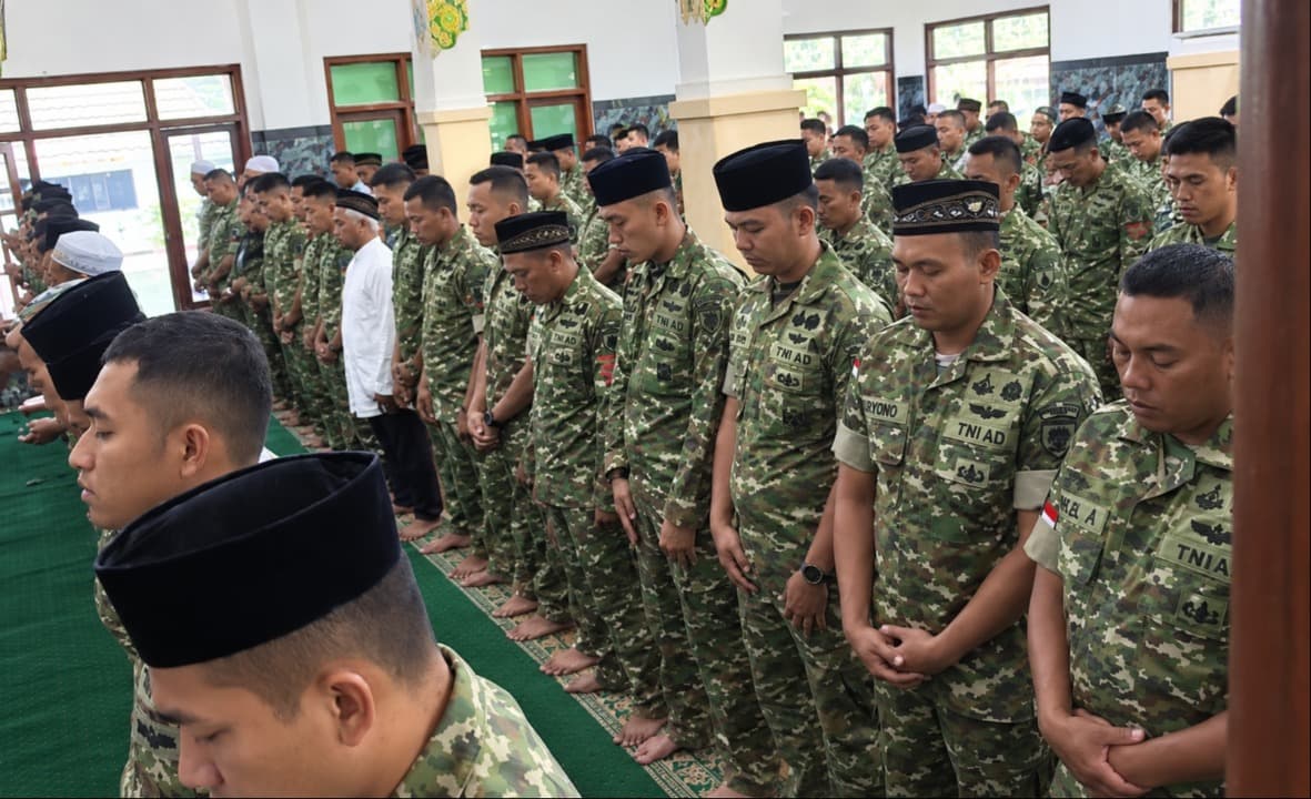 Prajurit Yonif 509 Kostrad Gelar Salat Istisqa untuk Hadapi Kemarau Panjang