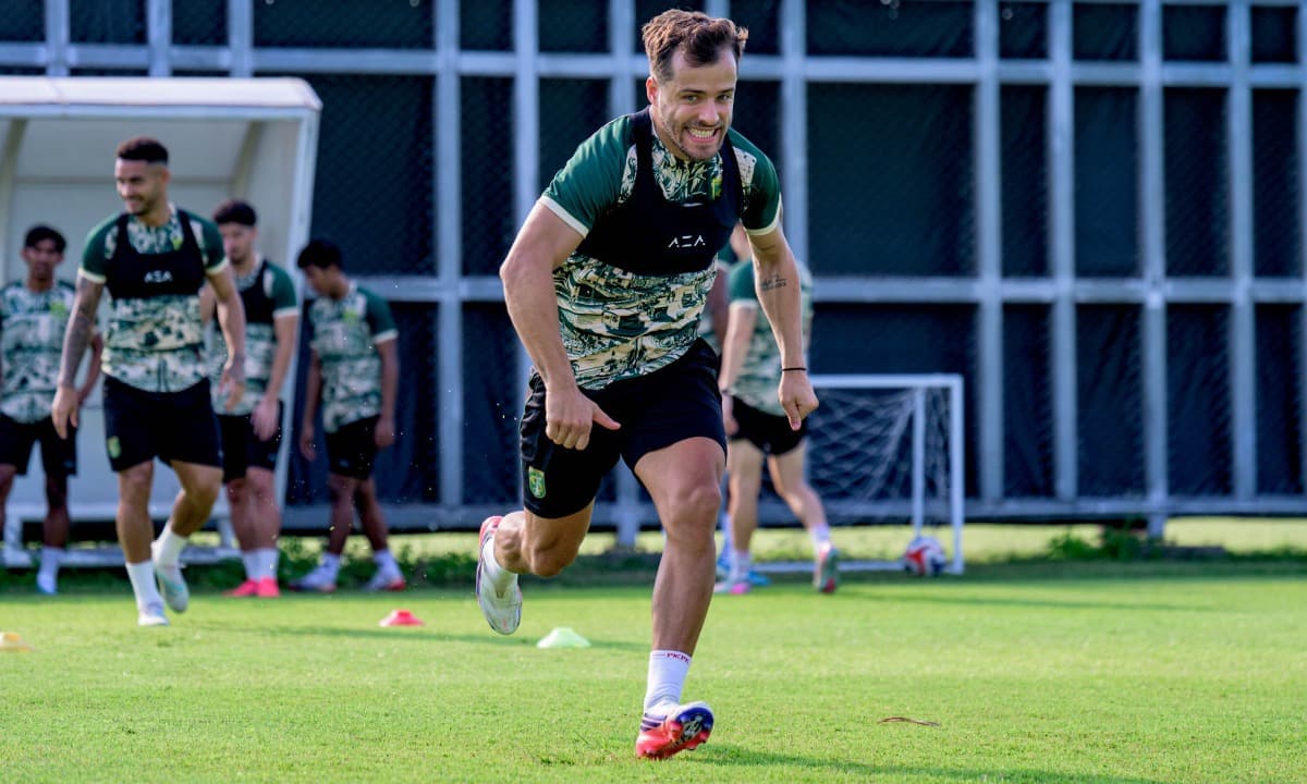 Winger Persebaya Miguel Pereira Percaya Diri Hadapi PSS Sleman