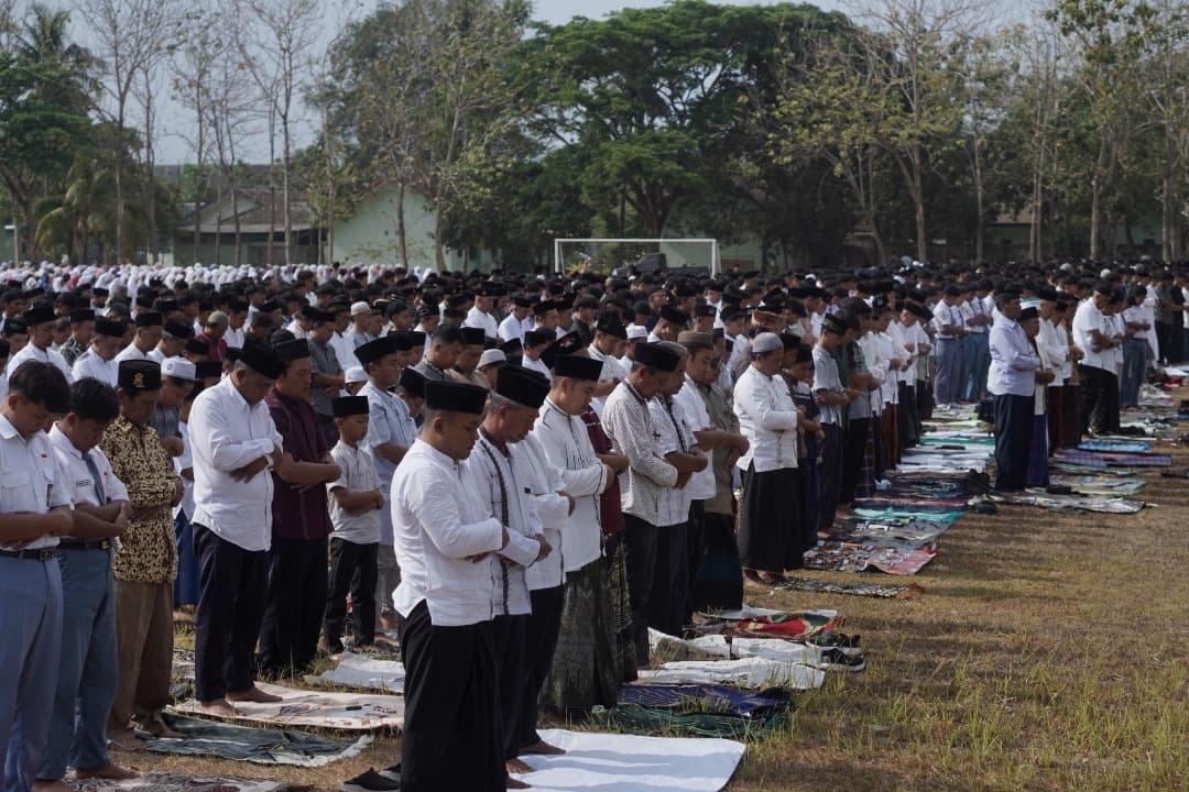 Kemarau Panjang Belum Berakhir, Ribuan Warga Pacitan Berdoa Lewat Salat Istisqa