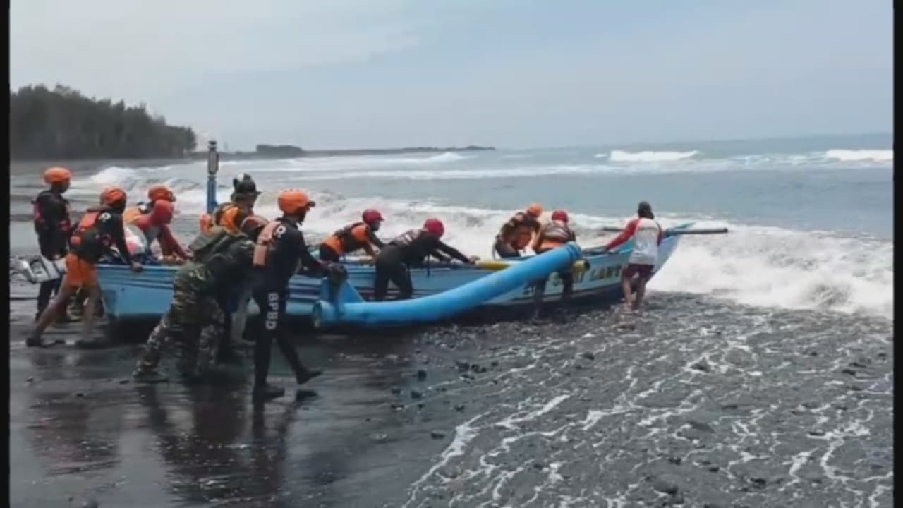 Nelayan Asal Banyuwangi Hilang di Pantai Lumajang
