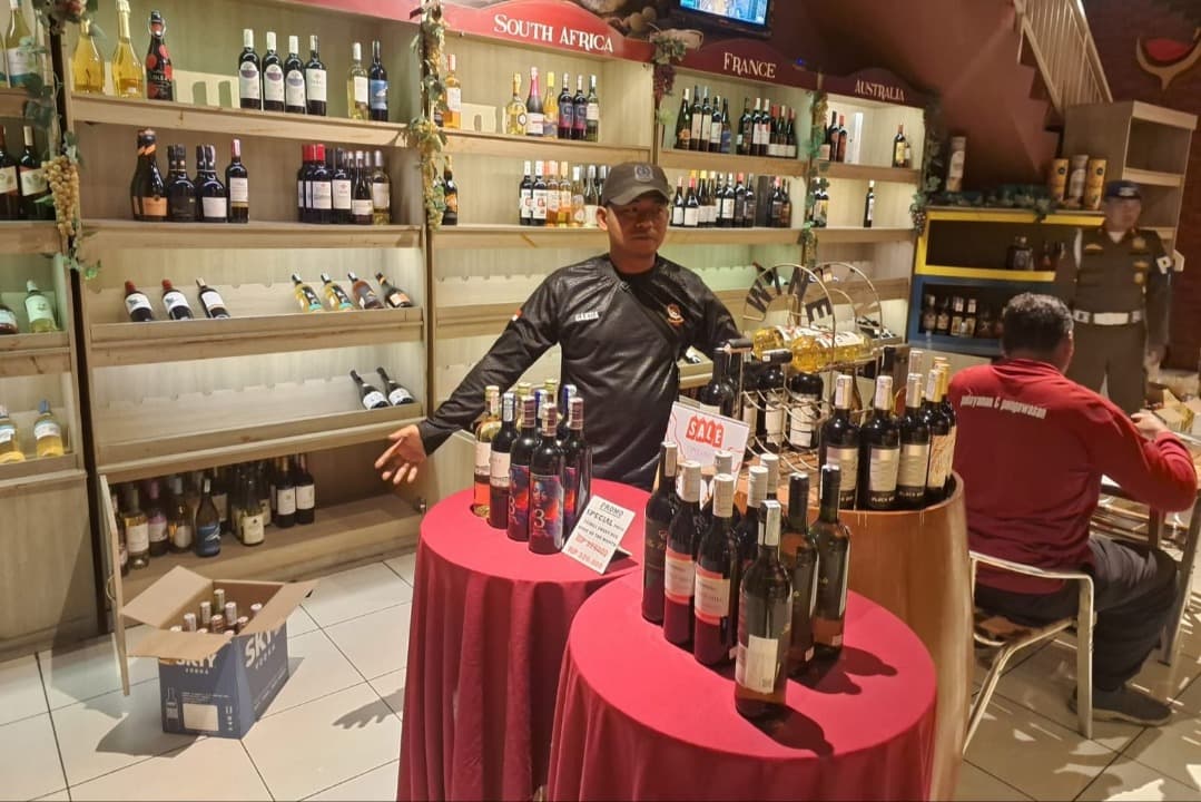 Pemkot Surabaya Batasi Penjualan Miras, Usaha Wajib Tutup Pukul 22.00 WIB
