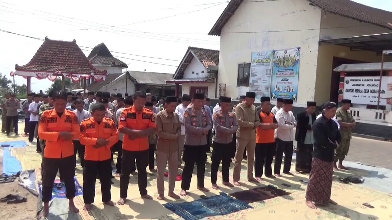 Gubernur Khofifah Terbitkan Surat Edaran, Ajak Masyarakat Jawa Timur Gelar Salat Istisqa