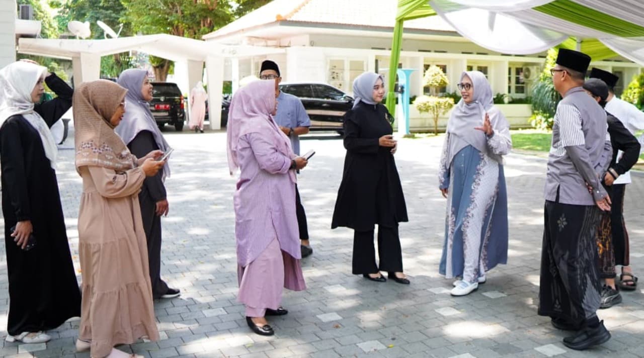 Peringati Hari Santri, ASN Banyuwangi Kenakan Busana ala Santri Selama Sepekan