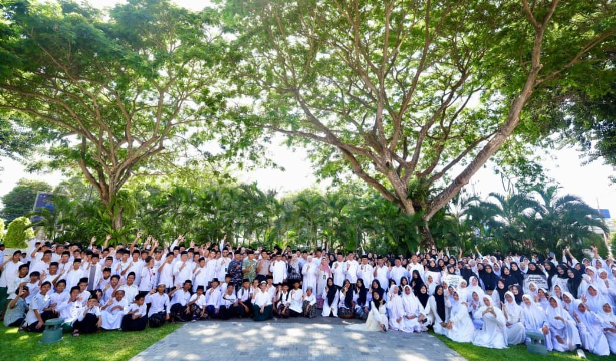 Bukan Sekadar Penjaga Tradisi, Ipuk Ajak Santri Jadi Penggerak Kemajuan Banyuwangi