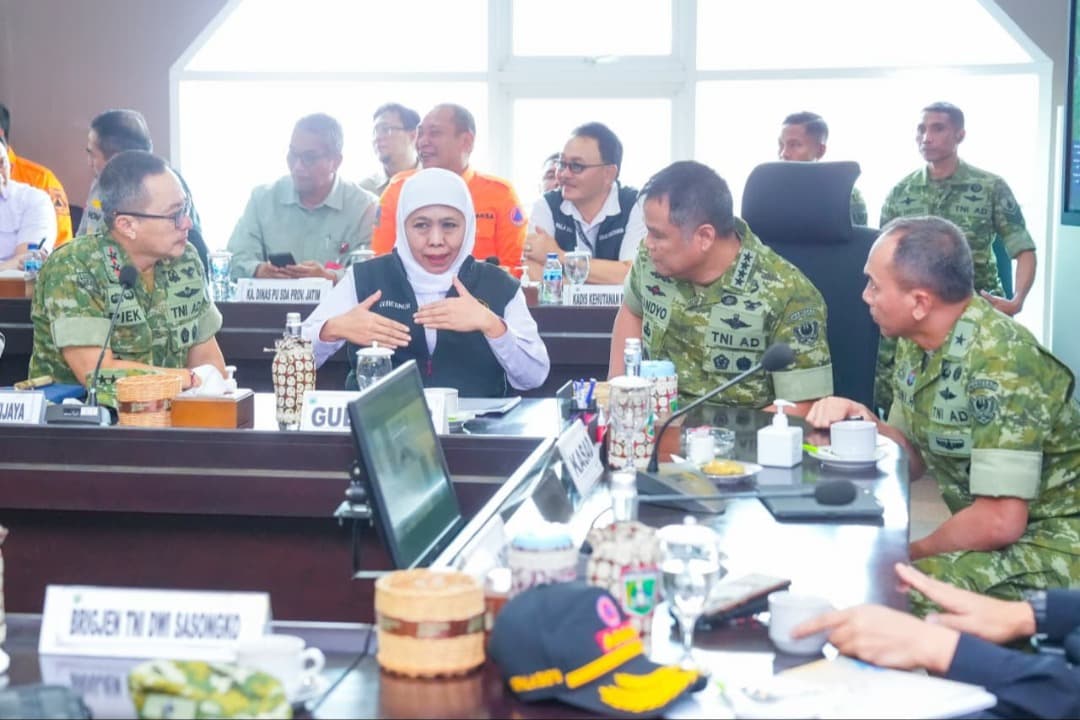 Api Mengancam Pegunungan Jatim, Khofifah Gandeng BNPB dan KSAD Perkuat Mitigasi Karhutla