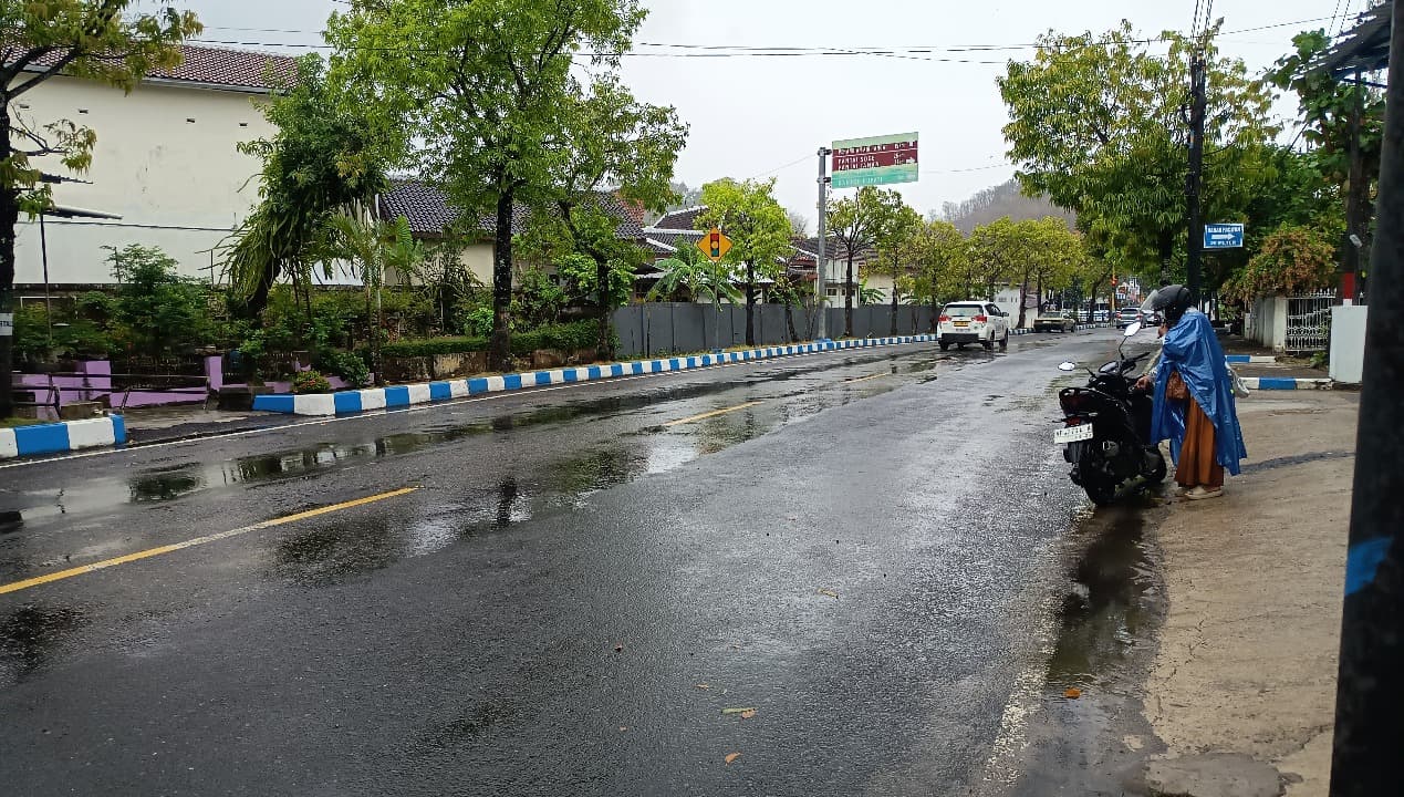 Usai Salat Istisqa, Hujan Disambut Syukur Warga Pacitan