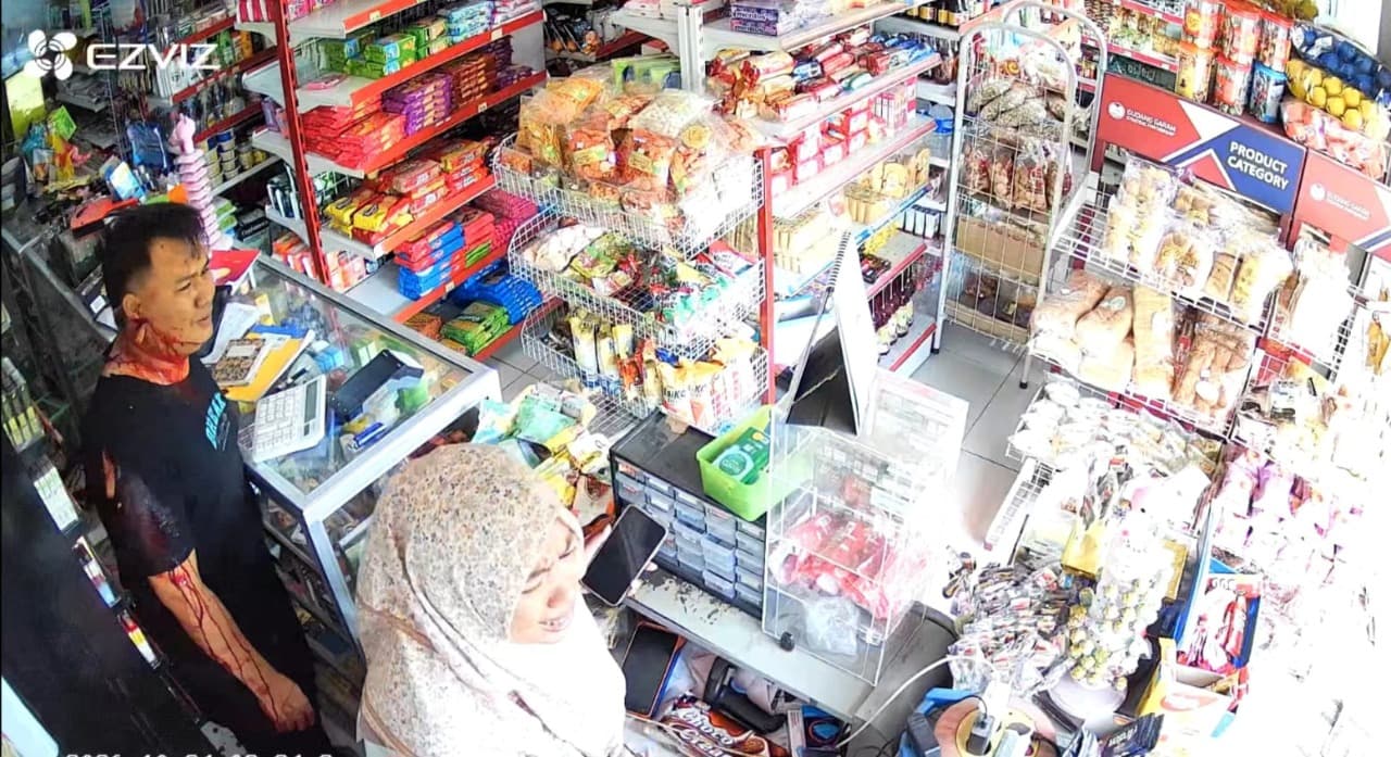 Diduga Chat Mesra dengan Istri Orang, Penghulu di Probolinggo Dibacok Tetangga
