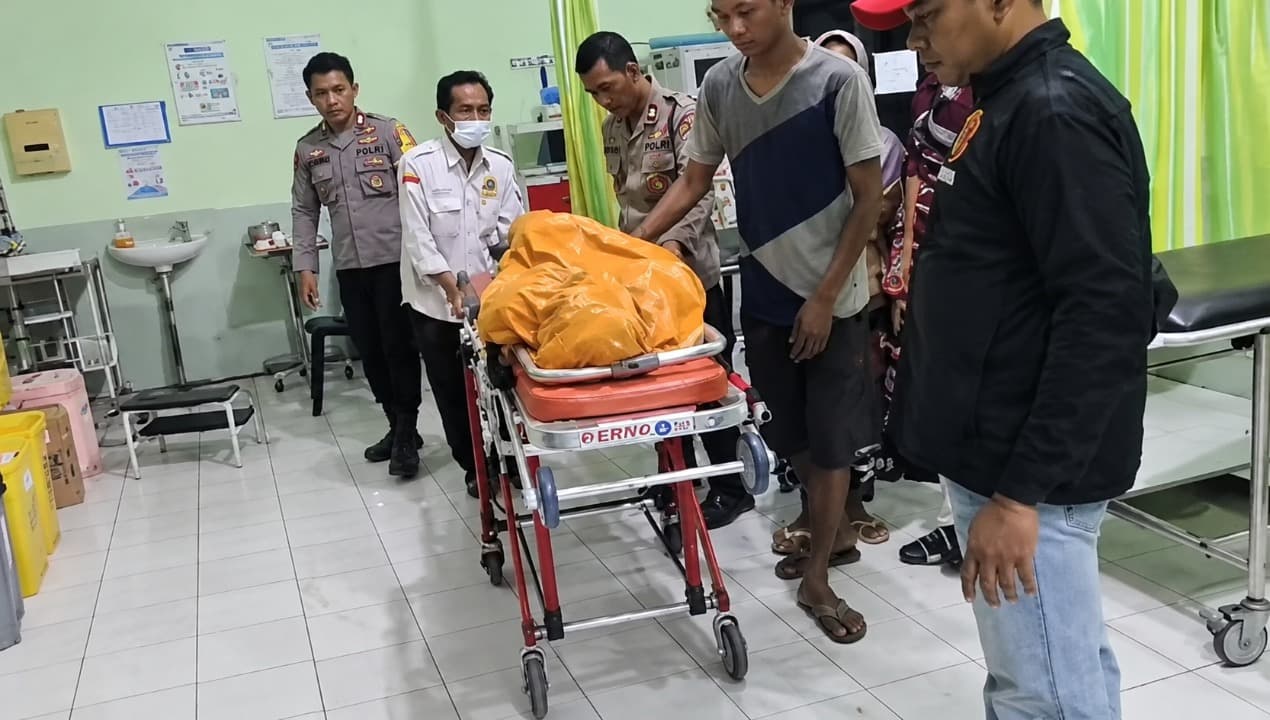 Buruh Petik Mangga Asal Bondowoso Tewas Tersengat Listrik saat Panen
