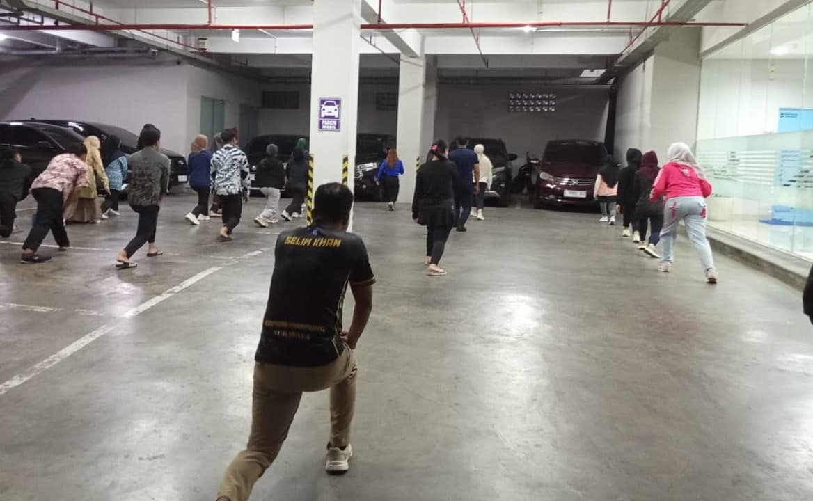 BRI Kapas Krampung Gelar Zumba, Dorong Gaya Hidup Sehat Pekerja