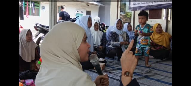 Tingkatkan Layanan Kesehatan Desa, Tim Polinema Gelar Pelatihan Digitalisasi Posyandu SIMANDU di Kunir Lor