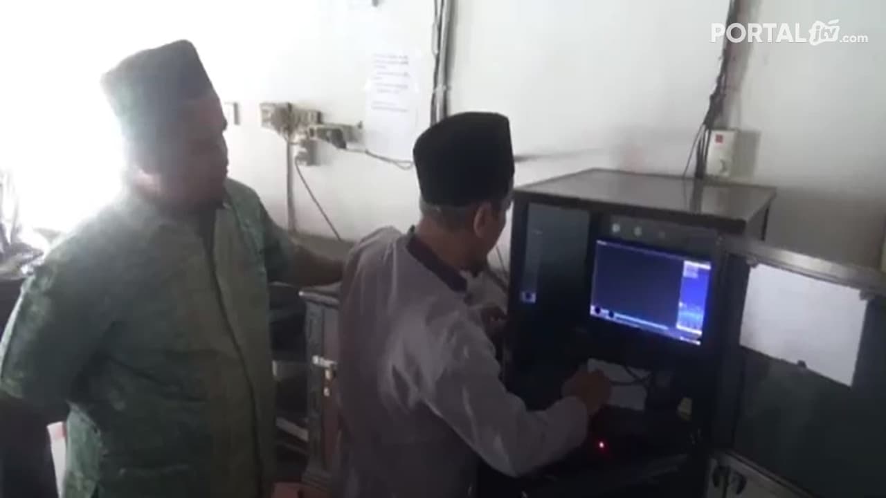 Seorang Pria Mencuri STB dan Kotak Amal Masjid Sambil Membawa Sajam