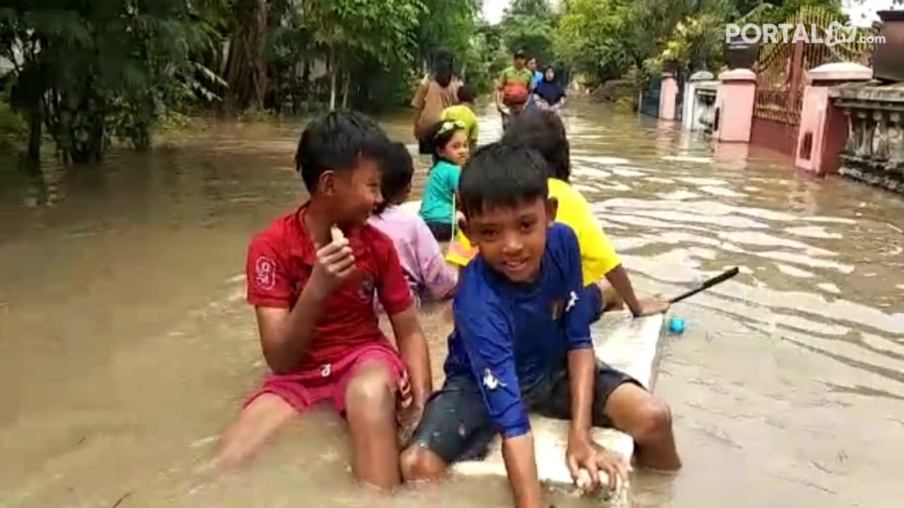 Banjir Rendam Ratusan Rumah Warga di Mojosari Mojokerto