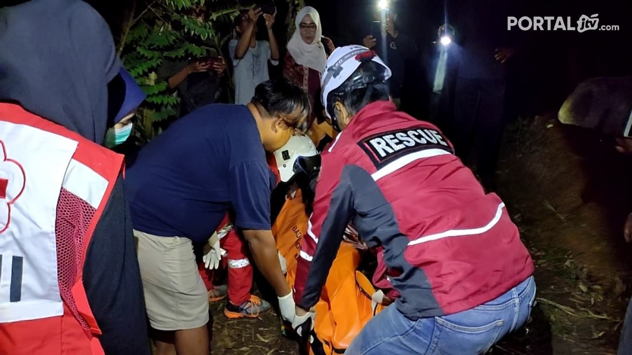 MC Orkes Dangdut Ditemukan Tewas dipinggir Jalan Desa 