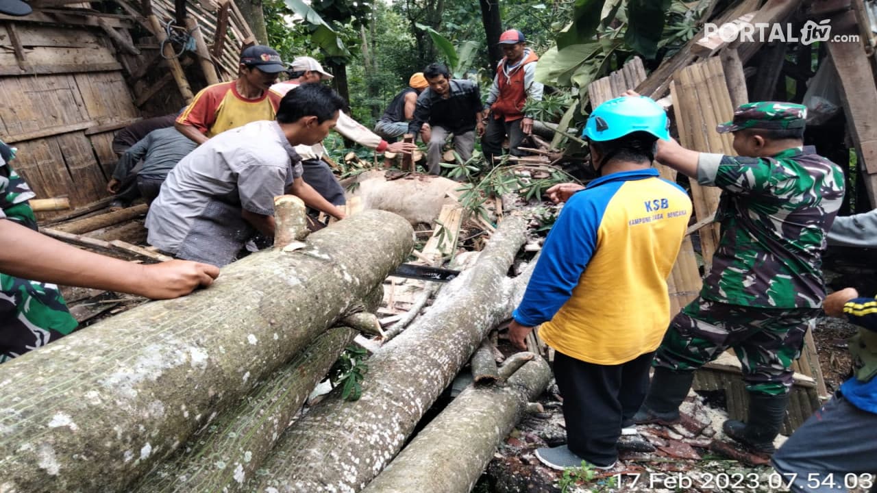 Longsor Melanda Wilayah Kecamatan Sumber Malang Situbondo