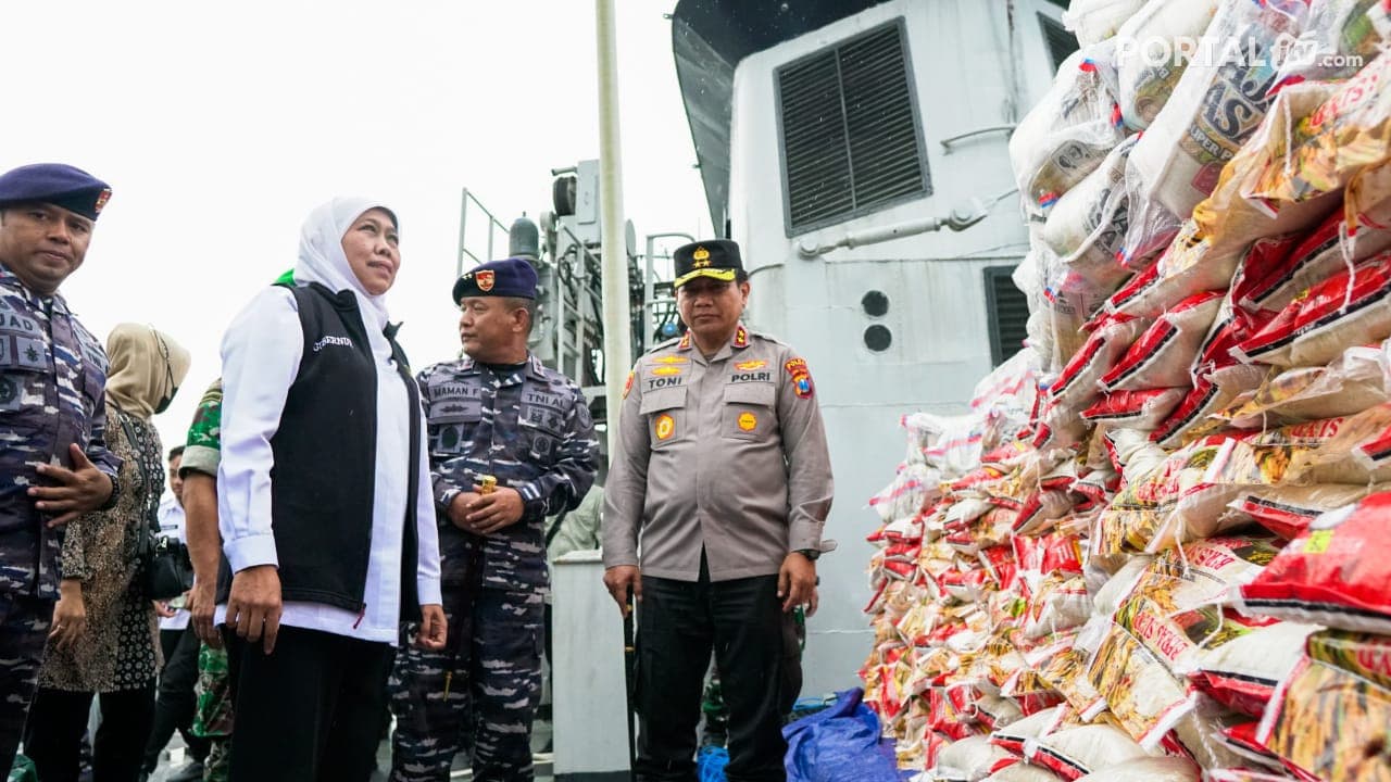 Gubernur Lepas KRI Malahayati 362 Bawa Bantuan Logistik ke Pulau Masalembu Sumenep