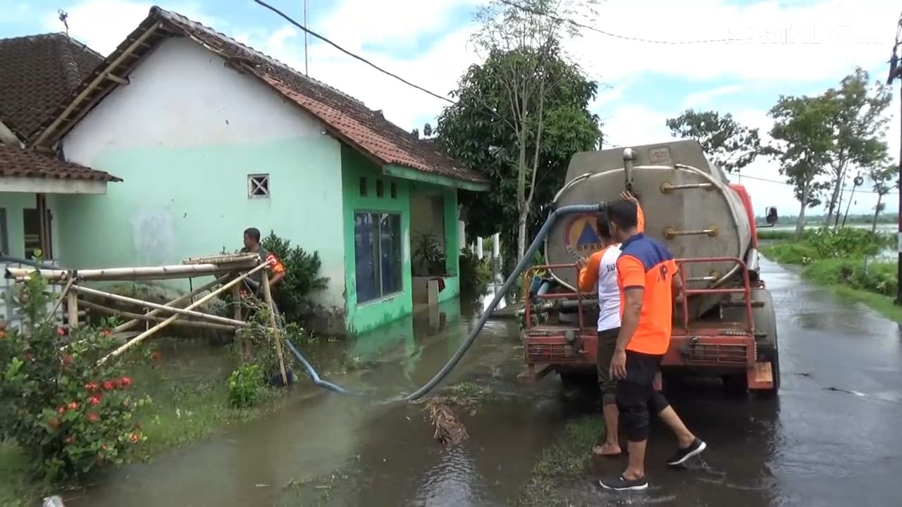 Hari Kedua Banjir Di Lumajang Belum Surut
