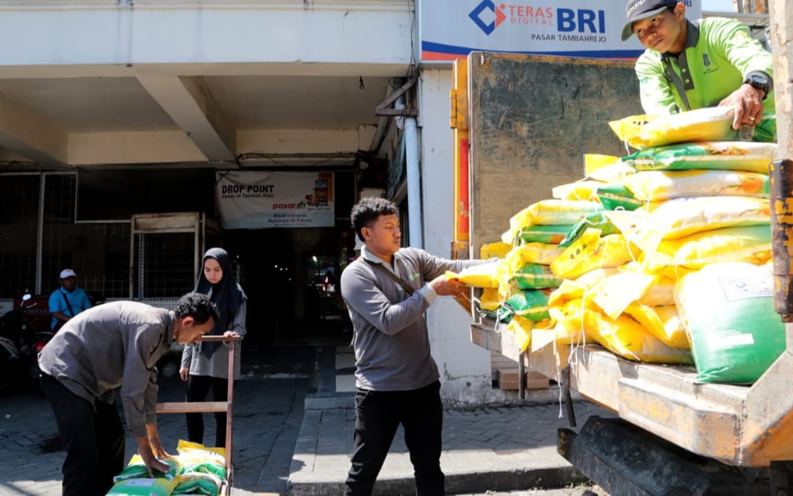 Pastikan Stok Aman, Pemkot Surabaya Gelontorkan 14 Ton Beras