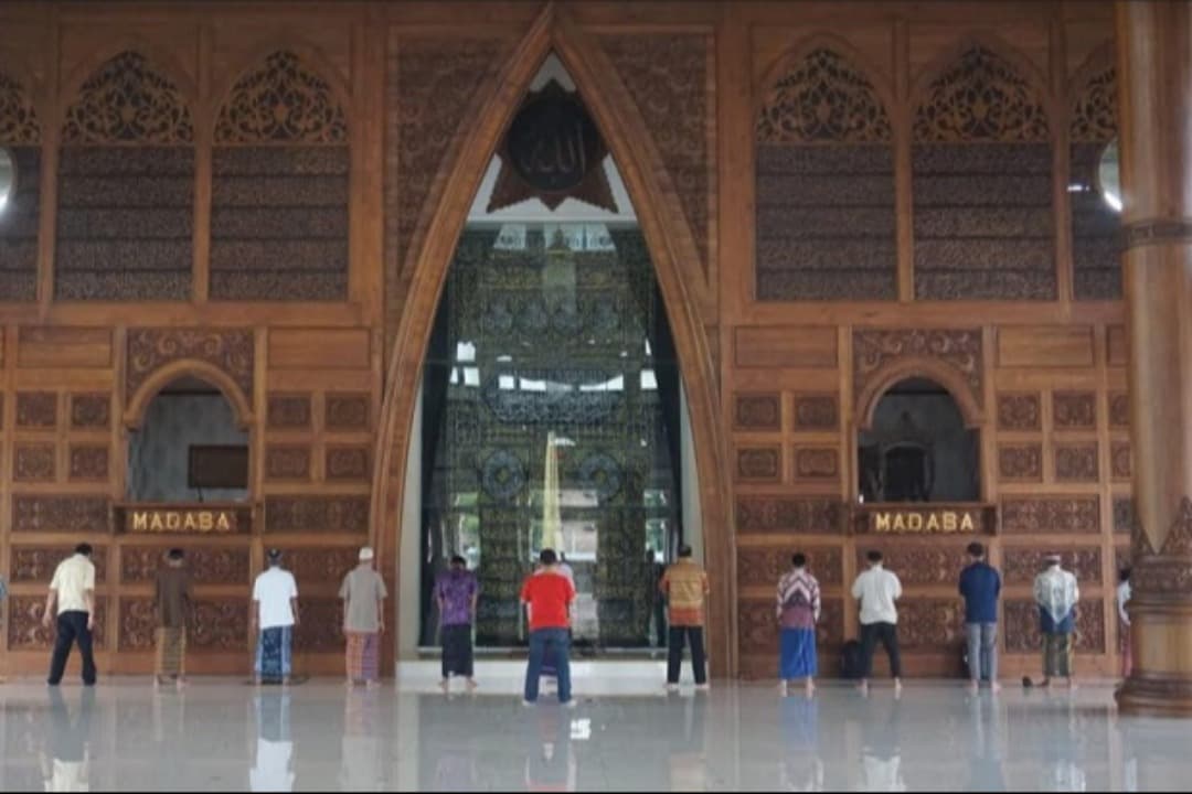 Indahnya Masjid Darussalam Mojokerto, Ornamen Campuran Jawa Majapahit dan Timur Tengah