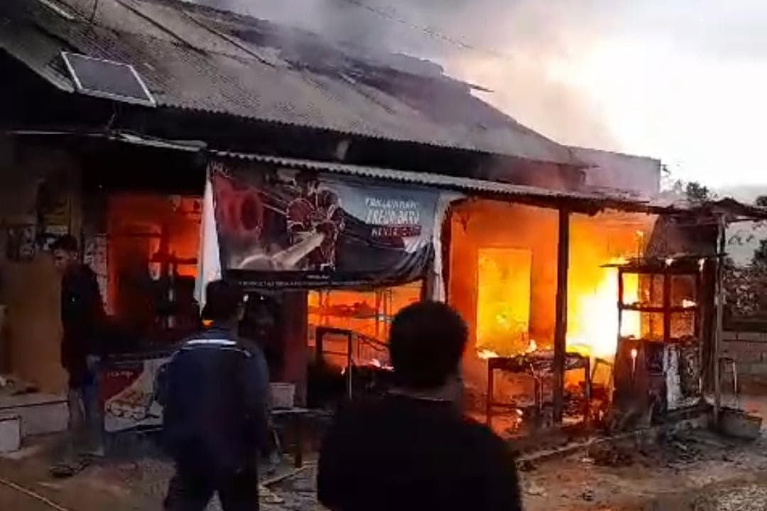 Rumah Toko di Pacitan Terbakar, Dua Mekanik Alami Luka Bakar