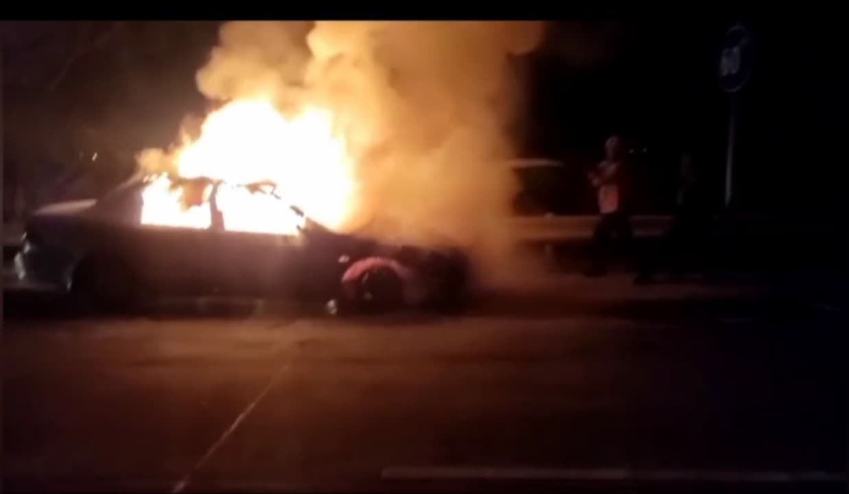 Hendak Mudik, Mobil Sedan Honda Accord Terbakar di Tol Jombang
