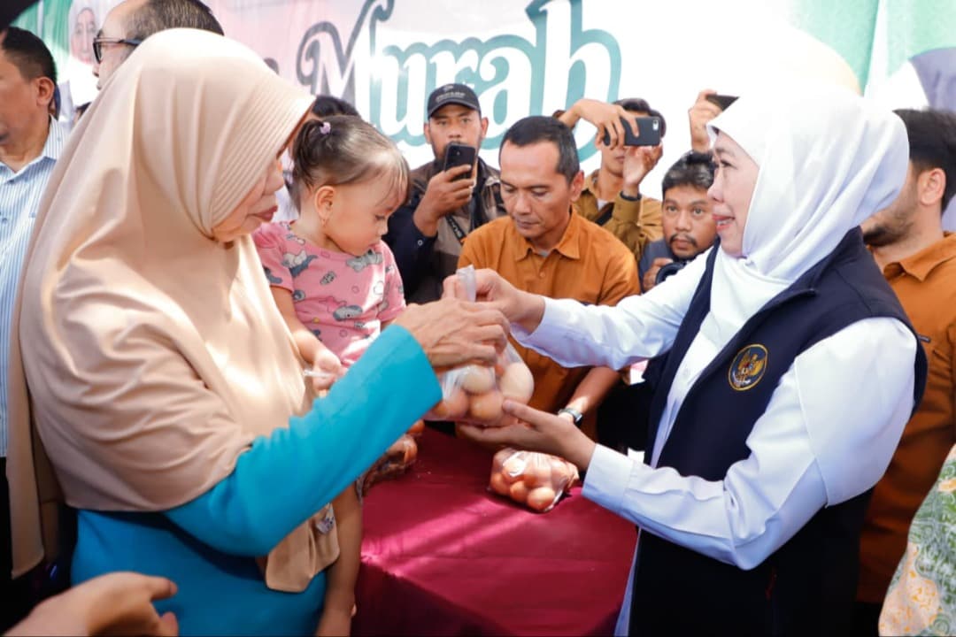 Kendalikan Inflasi, Gubernur Khofifah Gelar Pasar Murah di Sumenep