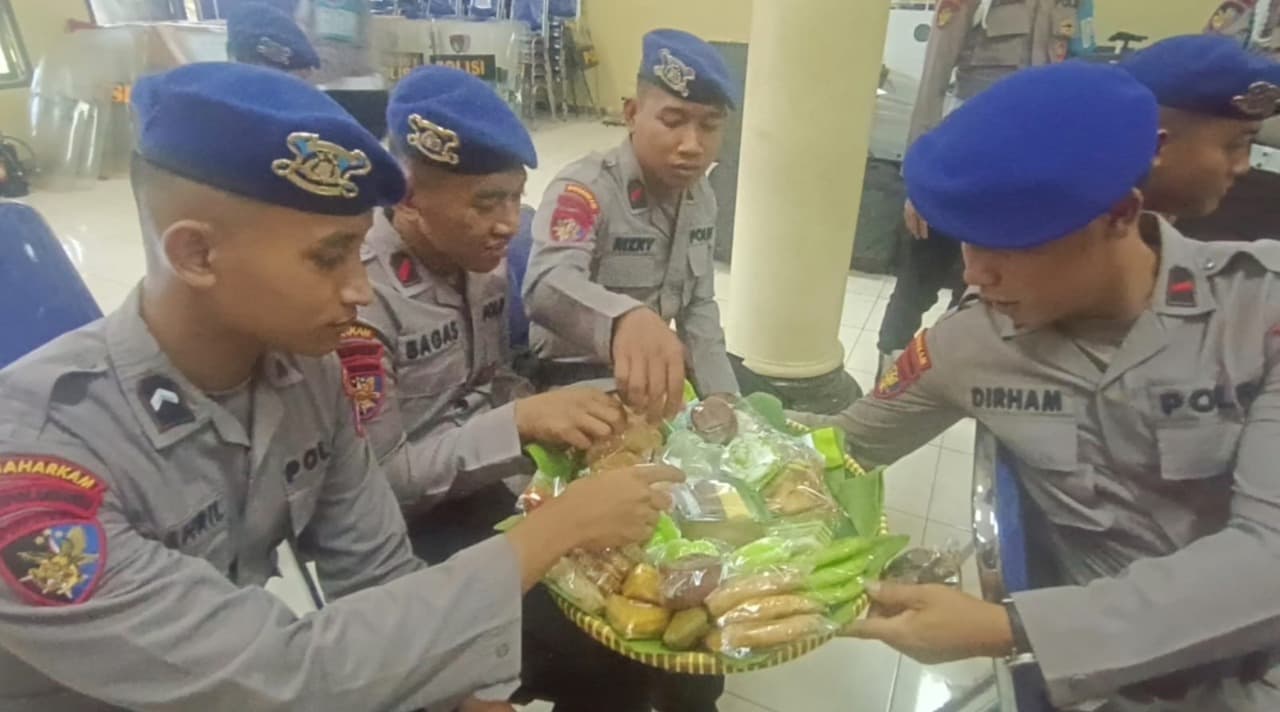 Aksi Heroik Warga dan Polisi Usir Massa Perusuh di Wonokromo, Surabaya Kembali Kondusif
